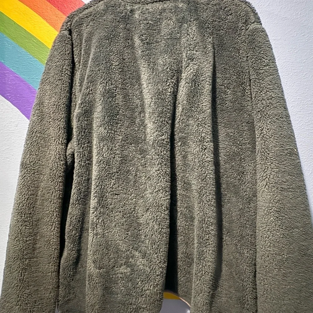 Carhartt XL EUC 1/2 zip with zippered pocket - Picture 3 of 5